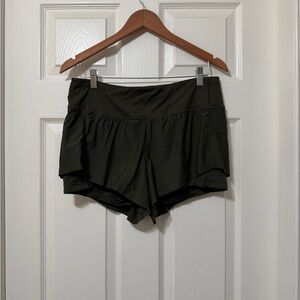 Lululemon athletica women’s squad goal Shorts size 10 euc